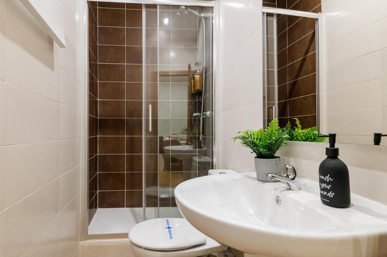 Centrico Apartamento Con 3 Banos En Puerta Del Sol Y Atocha Madri Exterior foto