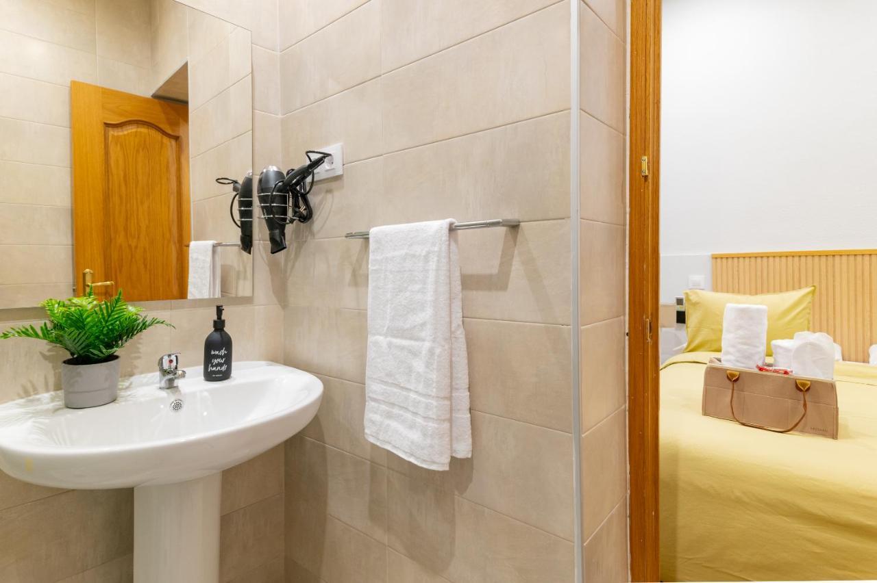 Centrico Apartamento Con 3 Banos En Puerta Del Sol Y Atocha Madri Exterior foto