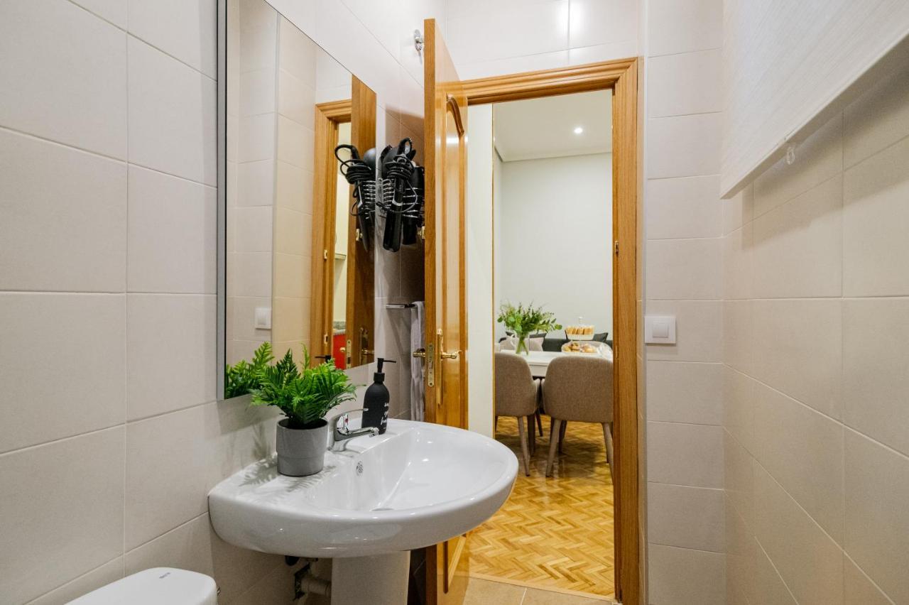 Centrico Apartamento Con 3 Banos En Puerta Del Sol Y Atocha Madri Exterior foto